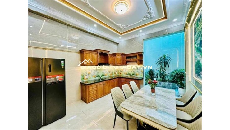 Nhà Phan Đăng Lưu, Quận Phú Nhuận – 66m² – Vị trí đắc địa – Giá 13.5 tỷ